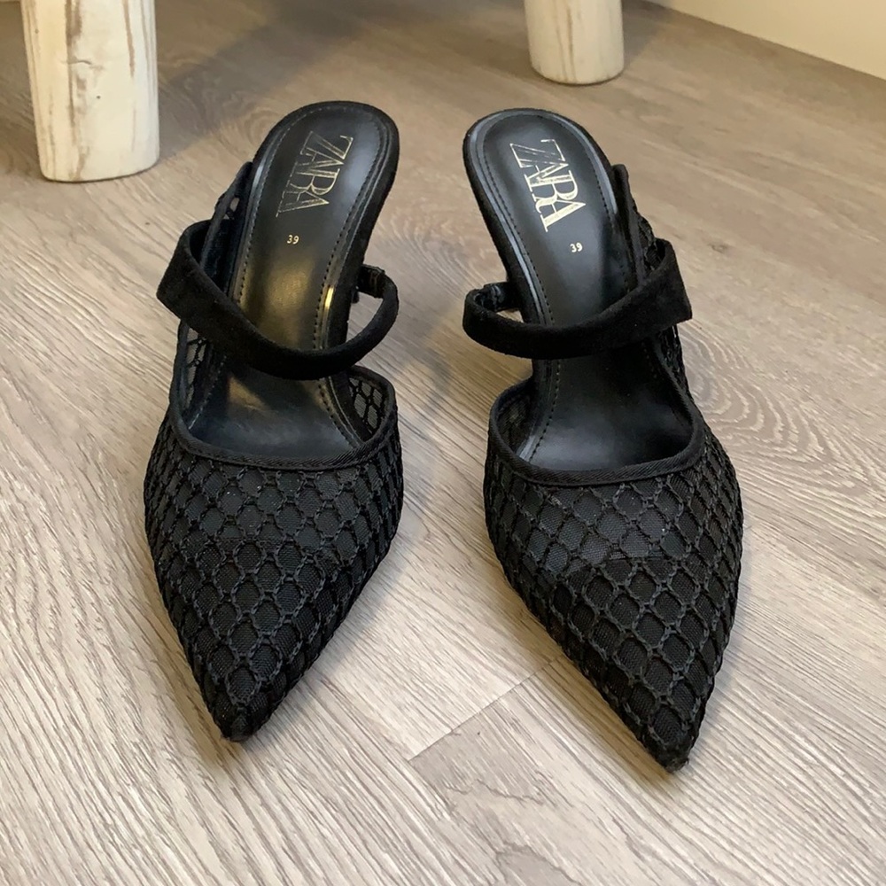 Like new slip on kitten heels